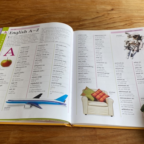 DK Spanish English Picture Dictionary - Picture 5 of 5